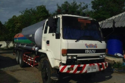 รถอีซูซุ 10 ล้อ ( บรรทุกกากน้ำตาล )  เปลี่ยนเครื่อง 195 แรงม้า.  สนใจติดต่อ  081 - 6079515