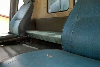 รถอีซูซุ 10 ล้อ ( บรรทุกกากน้ำตาล )  เปลี่ยนเครื่อง 195 แรงม้า.  สนใจติดต่อ  081 - 6079515