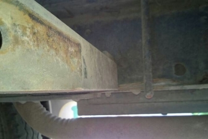 รถอีซูซุ 10 ล้อ ( บรรทุกกากน้ำตาล )  เปลี่ยนเครื่อง 195 แรงม้า.  สนใจติดต่อ  081 - 6079515