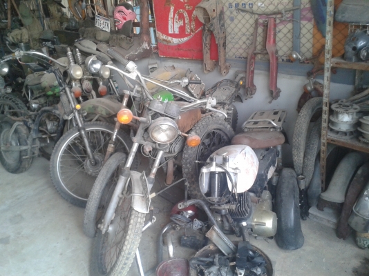 กรุแตก มอไซค์คลาสสิค อะไหล่ ของเก่า ของหายากมากมายโทรสอบถามที่เบอร์ 089-4837075 รุจคลาสสิค