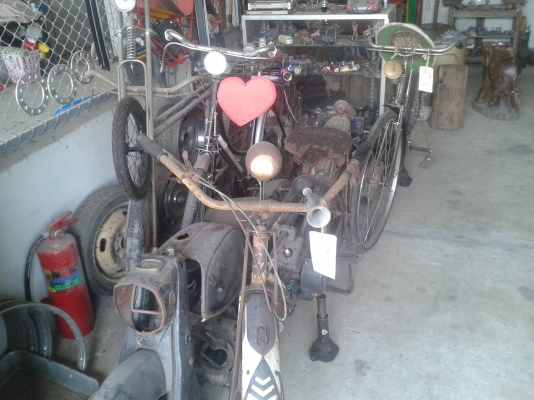 กรุแตก มอไซค์คลาสสิค อะไหล่ ของเก่า ของหายากมากมายโทรสอบถามที่เบอร์ 089-4837075 รุจคลาสสิค