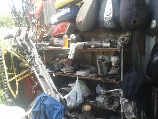 กรุแตก มอไซค์คลาสสิค อะไหล่ ของเก่า ของหายากมากมายโทรสอบถามที่เบอร์ 089-4837075 รุจคลาสสิค