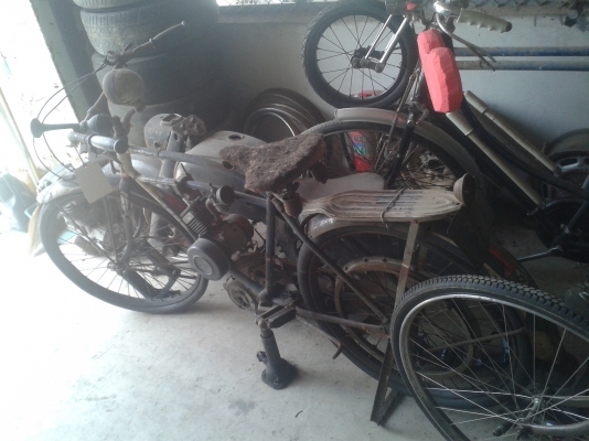 กรุแตก มอไซค์คลาสสิค อะไหล่ ของเก่า ของหายากมากมายโทรสอบถามที่เบอร์ 089-4837075 รุจคลาสสิค