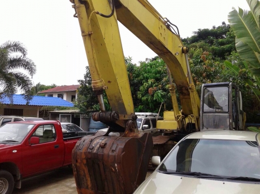 ขายรถแบ็คโฮ kobelco sk 220 mark 3 เล่มทะเบียน เครื่องน้ำเข้าติดไม่ได้