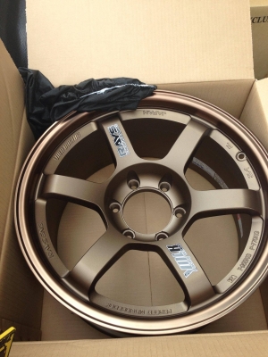 te37suvขอบ18 แม็กเปล่า19000 แถมครบ พร้อมยางถูกมากๆๆๆ