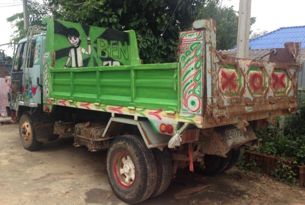 **590,000 บ.ต่อรอง**ขาย6ล้อดั้มดินราคาถูก ISUZU ROCKY FRR12HA 6BG1 175HP เครื่องแน่น แรงดี เกียร์ดีไม่หลุดไม่หอน ช่วงล่างใหญ่ Fหน้า-หลัง คัสซีดี เสริมซับบน-ล่างแล้ว กระบะดั้มเหล็ก5ตัน ยิงหน้าสภาพดี พื้นดีข้างสวย ไม่ผุ ดั้มดี ไม่มียุบ หัวเก๋งดี มีผุหน่อยตร