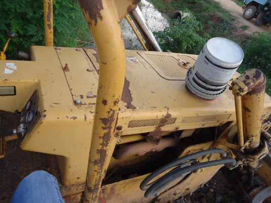 ขายด่วนรถแทรกเตอร์ตีนตะขาบKOMATSUD53-16สภาพดี