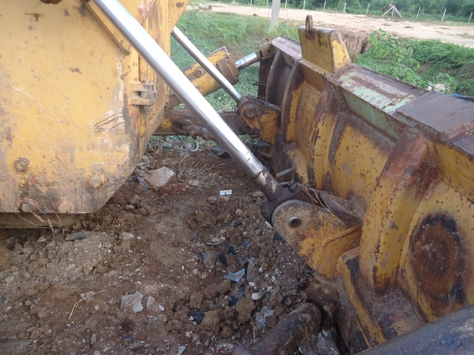 ขายด่วนรถแทรกเตอร์ตีนตะขาบKOMATSUD53-16สภาพดี