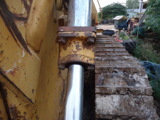 ขายด่วนรถแทรกเตอร์ตีนตะขาบKOMATSUD53-16สภาพดี