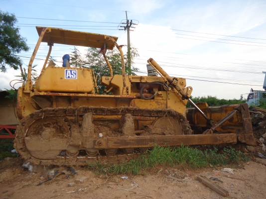 ขายด่วนรถแทรกเตอร์ตีนตะขาบKOMATSUD53-16สภาพดี