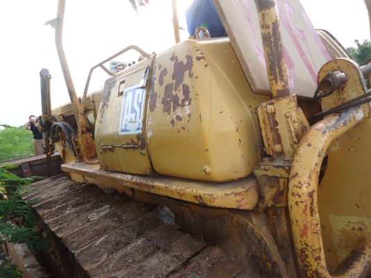 ขายด่วนรถแทรกเตอร์ตีนตะขาบKOMATSUD53-16สภาพดี