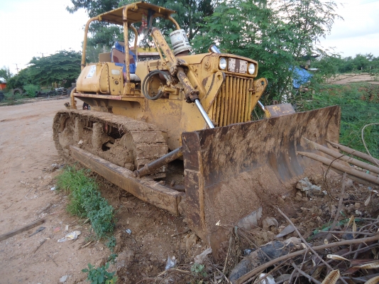 ขายด่วนรถแทรกเตอร์ตีนตะขาบKOMATSUD53-16สภาพดี