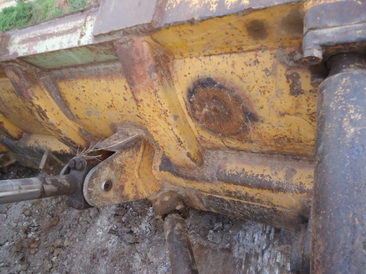 ขายด่วนรถแทรกเตอร์ตีนตะขาบKOMATSUD53-16สภาพดี