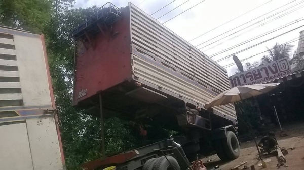 ***ขายแล้วครับขอบคุณ Truck2hand ขาย10ล้อพ่วงแม่ลูกดั้มเกษตร ISUZU DECA FXZ270 EURO1ปี40 เครื่องเดิมเกียร์เดิม แน่นๆ แรงๆ ไม่เยิ้ม ช่วงล่างเดิม คัสซีสวยเดิมไม่ปะไม่ดาม กระบะดั้มเกษตรข้างเรียบสภาพสวย พื้นดีข้างสวยไม่ผุ หัวเก๋งสวยภายในคอนโซลครบ พ.พาเวอร์ เบร