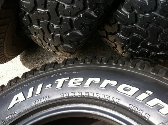 ขายยาง BF Goodrich All-terrain ขนาด 30 9.5 R15