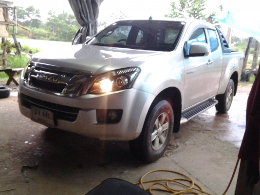 ISUZU DMAX 2.5 แคบ 4X4 ปี55 พค วิ่ง 6หมื่นโล มือเดวป้ายแดงเล่มพร้อมโอน ISUZU DMAX 2.5 แคบ 4X4 ปี55 พค วิ่ง 6หมื่นโล มือเดวป้ายแดงเล่มพร้อมโอน