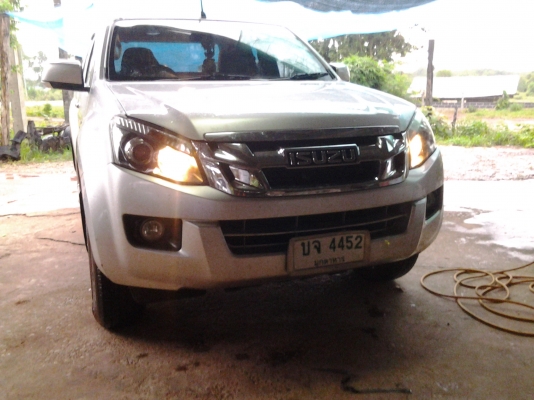 ISUZU DMAX 2.5 แคบ 4X4 ปี55 พค วิ่ง 6หมื่นโล มือเดวป้ายแดงเล่มพร้อมโอน