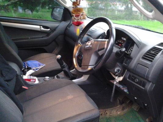 ISUZU DMAX 2.5 แคบ 4X4 ปี55 พค วิ่ง 6หมื่นโล มือเดวป้ายแดงเล่มพร้อมโอน ISUZU DMAX 2.5 แคบ 4X4 ปี55 พค วิ่ง 6หมื่นโล มือเดวป้ายแดงเล่มพร้อมโอน