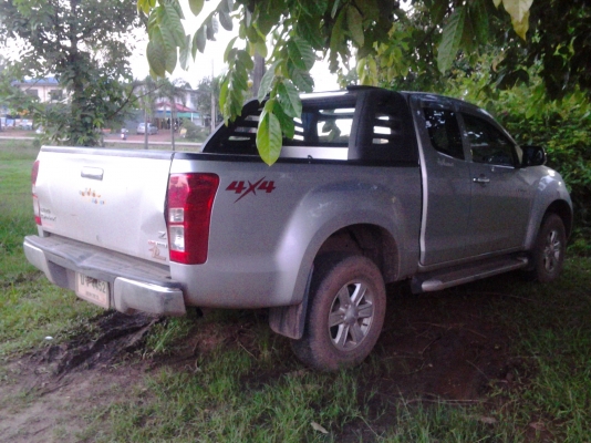 ISUZU DMAX 2.5 แคบ 4X4 ปี55 พค วิ่ง 6หมื่นโล มือเดวป้ายแดงเล่มพร้อมโอน ISUZU DMAX 2.5 แคบ 4X4 ปี55 พค วิ่ง 6หมื่นโล มือเดวป้ายแดงเล่มพร้อมโอน