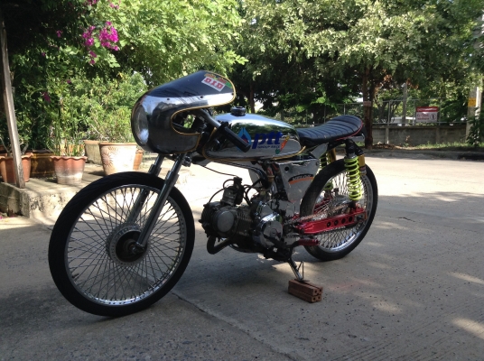 Suzuki A100 cafe' งานชุบทั้งคันมีเล่ม