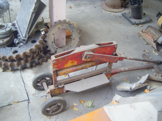 กรรไกรตัดพื้นบล็อกคอนกรีต