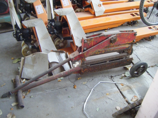 กรรไกรตัดพื้นบล็อกคอนกรีต