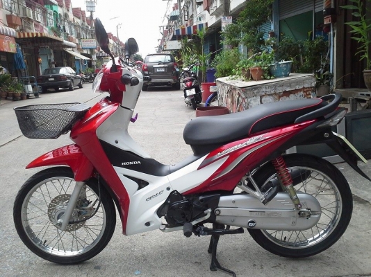 Wave 110 i ปี 56 สตาร์ทมือ สีแดง ขาว รถสวยมาก ชุดสีไม่มีรอย เครื่องเดิม แน่นๆ มีเล่ม เอกสารครบ