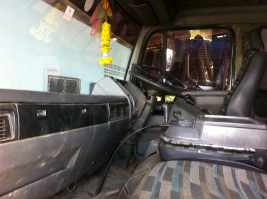 ขาย 6 ล้อดั้ม HINO. FF3HJLA เครื่อง 195 สภาพสวยพร้อมใช้ เครื่องแน่น ครัชซีสวย แอร์ กะจกไฟฟ้า ยาว 5.20ม