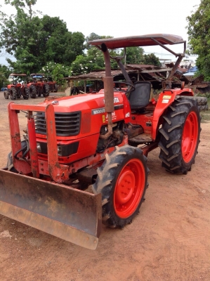 แทรกเตอร์คูโบต้า m5000สภาพสวยเดิมๆ รถพร้อมใช้งาน มีผานดันหน้าและผานหลัง