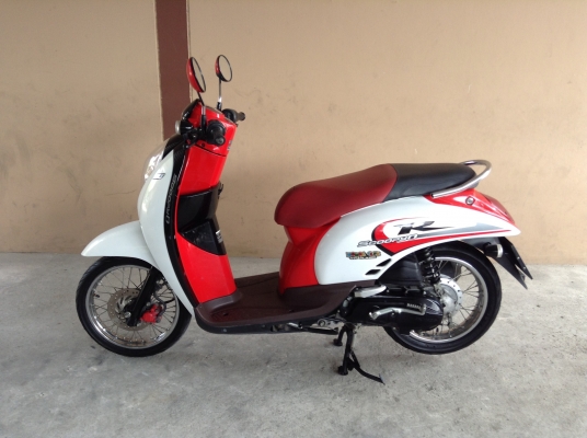 ขาย!!! สกู๊ปปี้ไอ สภาพสวย ปี52 รถเครื่องดีคับ ขับขี่ดี ทะเบียนครบ