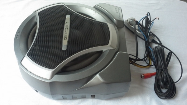 Sub Box Pioneer Carozzeria แบบแอมป์ในตัว วางใต้เบาะนั่ง Sub Box Pioneer Carozzeria แบบแอมป์ในตัว วางใต้เบาะนั่ง