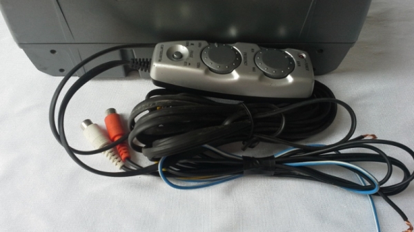 Sub Box Pioneer Carozzeria แบบแอมป์ในตัว วางใต้เบาะนั่ง Sub Box Pioneer Carozzeria แบบแอมป์ในตัว วางใต้เบาะนั่ง