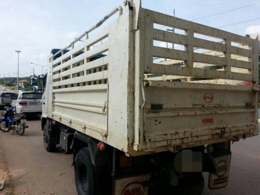 รถฮีโน่ 6 ล้อดั้ม 175 แรงม้า  ปี 56  ( รถวิ่ง 1x,xxx  กม. )  สนใจติดต่อ  081 - 6079515