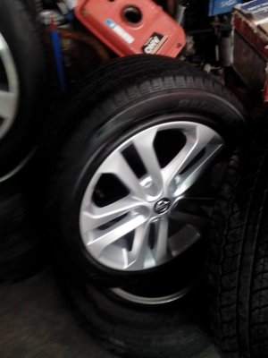 ขายเเม๊กนิสสัน จุ๊บพร้อม 2013 ราคา 16,500 บาท สวยทั้ง 4 วง