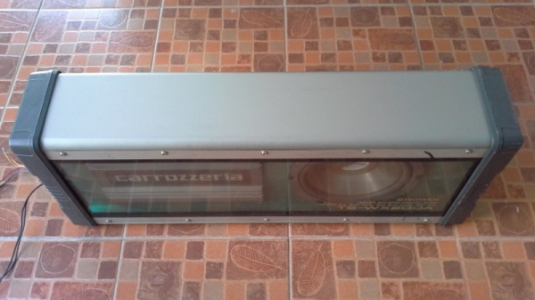 ตู้ Bass Subwoofer ของ Pioneer Carozzeria แบบแอมป์ในตัว