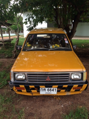 MITSUBISHI CYCLON 2.5 VAN ปี33 รถคนหลวงครับ โอนเป็นชื่อบุคคลแล้ว แอร์เย็น ภาษีเต็ม