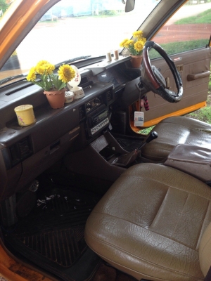 MITSUBISHI CYCLON 2.5 VAN ปี33 รถคนหลวงครับ โอนเป็นชื่อบุคคลแล้ว แอร์เย็น ภาษีเต็ม