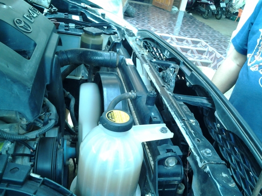 TOYOTA VIGO PRERUNER 3.O ปี51 4ประตู วิ่งน้อย เคลมสีอู่ประกันมา คานหน้าหายจร้า แต่รถถือว่าสวย TOYOTA VIGO PRERUNER 3.O ปี51 4ประตู วิ่งน้อย เคลมสีอู่ประกันมา คานหน้าหายจร้า แต่รถถือว่าสวย