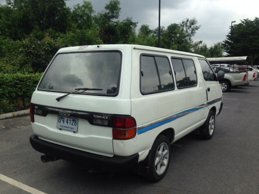 **** ขายรถตู้ LITEACE เบนซิน ติดNGVแล้ว ****