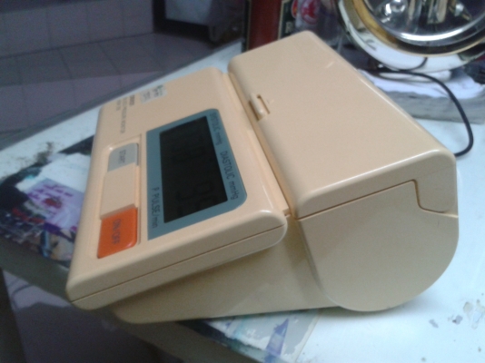 เครื่องวัดความดันแบบพกพา 1500 บาทครับ