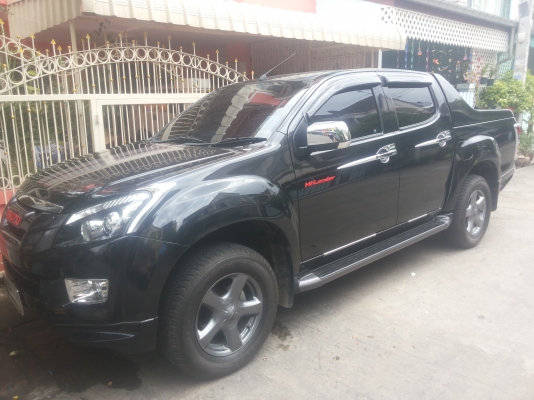 isuzu d-max hi lander x series 4 ประตู สีดำ ปี2013 isuzu d-max hi lander x series 4 ประตู สีดำ ปี2013