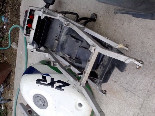 ขายอะไหล่ kawasaki  zxr 400