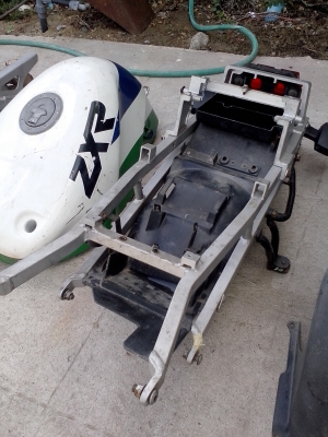 ขายอะไหล่ kawasaki  zxr 400