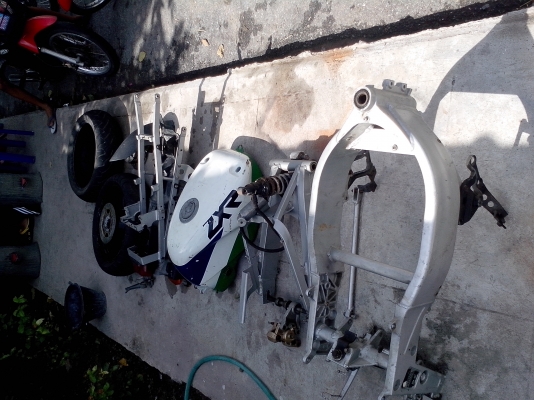 ขายอะไหล่ kawasaki  zxr 400