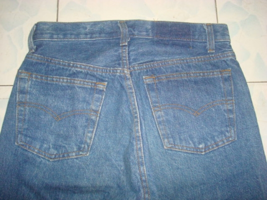 #0096# ยีนส์Levi's 501 ผ้าทราย ของแท้ มือสอง เอว 30นิ้วครึ่ง ยาว 30นิ้วครึ่ง ก้านดำ แป็กเงิน ตะเข็บขึ้นสวย made in usa