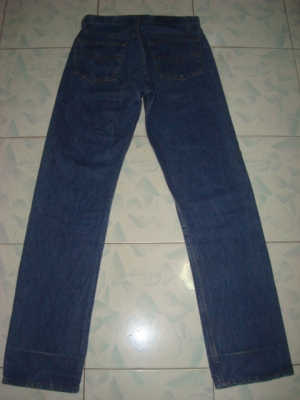 #0096# ยีนส์Levi's 501 ผ้าทราย ของแท้ มือสอง เอว 30นิ้วครึ่ง ยาว 30นิ้วครึ่ง ก้านดำ แป็กเงิน ตะเข็บขึ้นสวย made in usa