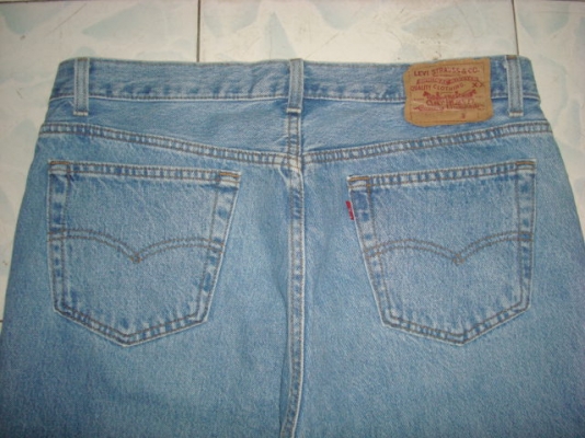 #0111# ยีนส์Levi's 501 ผ้าทราย ของแท้ มือสอง เอว 36นิ้วครึ่ง ยาว 32 เนื้อทรายสวย ตะเข็บขึ้นสวย made in usa #0111# ยีนส์Levi's 501 ผ้าทราย ของแท้ มือสอง เอว 36นิ้วครึ่ง ยาว 32 เนื้อทรายสวย ตะเข็บขึ้นสวย made in usa