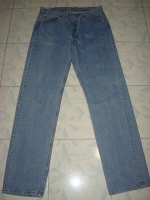 #0111# ยีนส์Levi's 501 ผ้าทราย ของแท้ มือสอง เอว 36นิ้วครึ่ง ยาว 32 เนื้อทรายสวย ตะเข็บขึ้นสวย made in usa