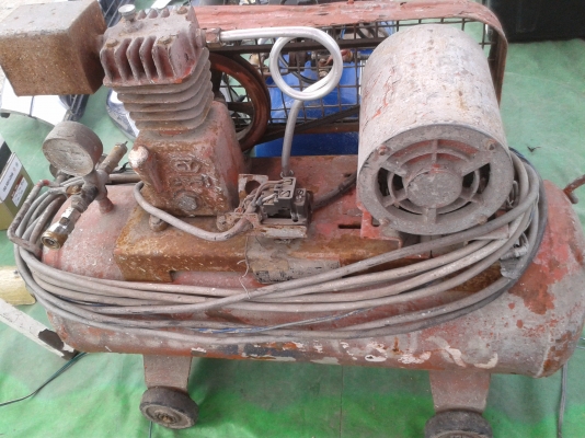 ปั้มลม สีส้ม ใช้งานปรกติขาย 2500 บาท