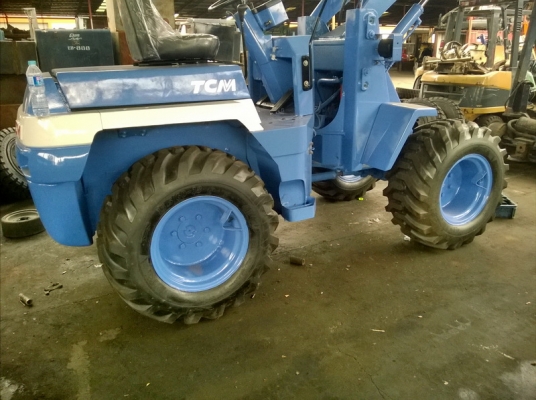 รถตักล้อยางเอวอ่อน TCM 805 รถสวยยางใหม่ 4 เส้น